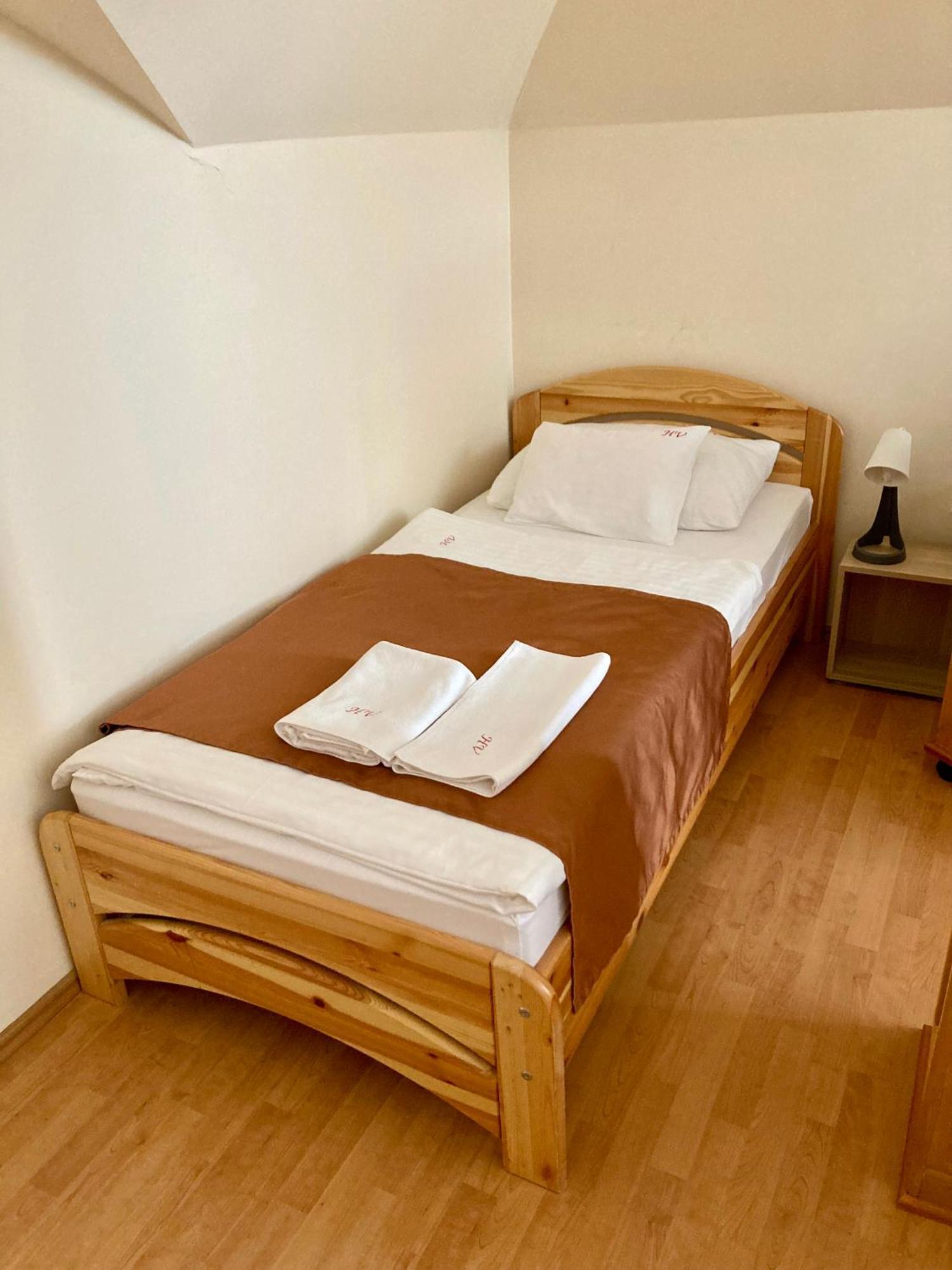 Het Vezer Apartmanhotel Komárom Pokój zdjęcie